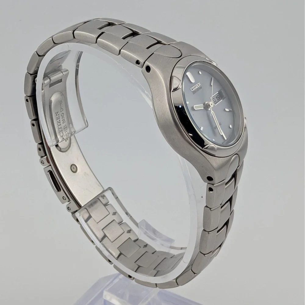 Citizen Eco-Drive E001-K17560 Gray Sunburst Dial Day/Date WR100 Women's Watch